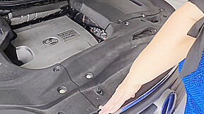Big Ass Cheating Wife Seduces Mechanic And Gives Him Blowjob As Payment For Repair