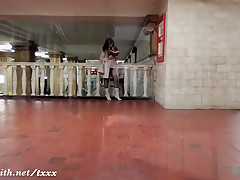 Pussy flash at subway by Jeny Smith