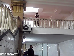 Pussy flash at subway by Jeny Smith